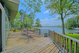 172 Laurel Dr, Burkeville, TX 75932