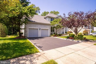 25 Debra Dr, Dayton, NJ 08810