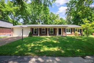 13104 Fourposter Ct, Saint Louis, MO 63146