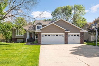 2174 Ponds Way, Shakopee, MN 55379