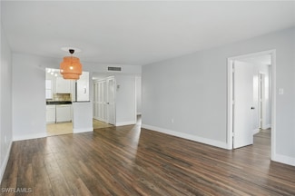 170 Turtle Lake Ct Unit 301, Naples, FL 34105