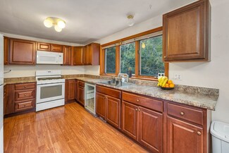 54 Maple Manor Rd, Center Conway, NH 03813