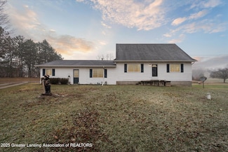 8562 W Howe Rd, Eagle, MI 48822