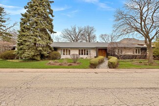 6461 N Longmeadow Ave, Lincolnwood, IL 60712