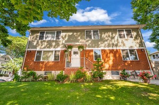 2 Divine St, Staten Island, NY 10304