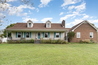 1130 Adam Dr, Cottontown, TN 37048