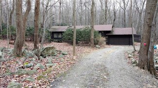 125 Birch Rd, Acme, PA 15610