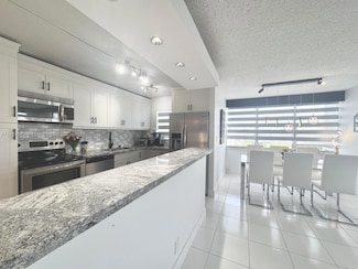 2741 Taft St Unit 410, Hollywood, FL 33020