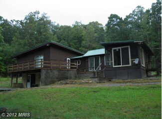 3254 Woodmont Rd, Great Cacapon, WV 25422
