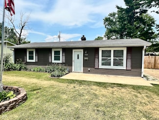 432 Hollybrook Dr, Whiteland, IN 46184