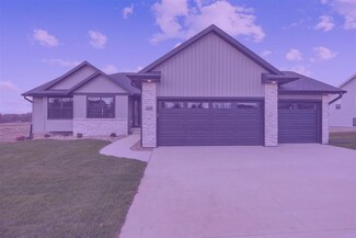 3660 Mclain Way, Hiawatha, IA 52233