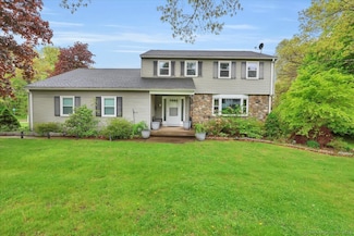 6 Hamilton Dr, Manchester, CT 06042