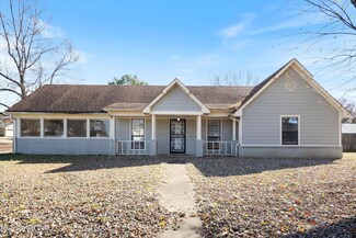 6641 Blackthorn Dr, Walls, MS 38680