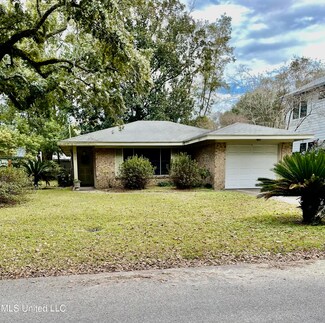 310 Hillandale Ave, Ocean Springs, MS 39564