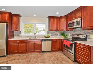 70 Red Berry Rd, Levittown, PA 19056