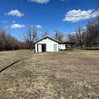 7905 NE 18th St, Oklahoma City, OK 73141