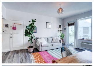 320 80th St Unit 15, Miami Beach, FL 33141