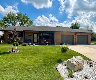 826 16th St, Peru, IL 61354