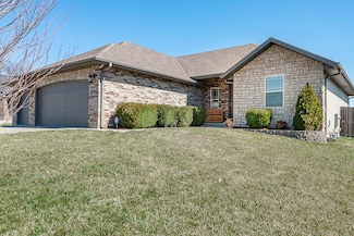 2146 N Pavilion Place, Strafford, MO 65757