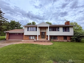 5778 Cedarwood Dr, Lewisburg, OH 45338
