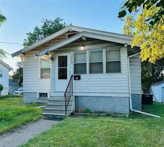 1214 E Ovid Ave, Des Moines, IA 50316