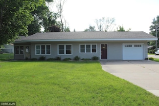 675 Mooers Ave SE, Cokato, MN 55321