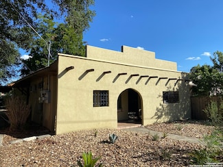 2318 W Olmos Dr, San Antonio, TX 78201