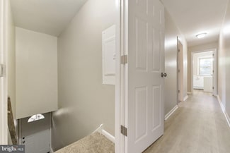 243 Roesch Ave Unit B- SECOND FLOOR LEFT, Oreland, PA 19075