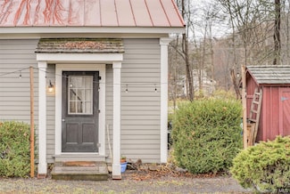 502 Hill Ave, Walden, NY 12586