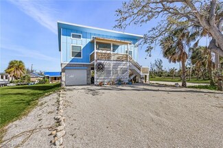 2740 Olive St, Saint James City, FL 33956