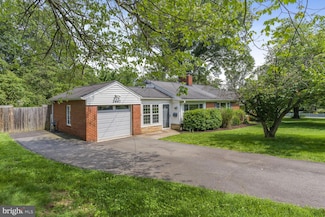 3447 Upside Ct, Falls Church, VA 22042