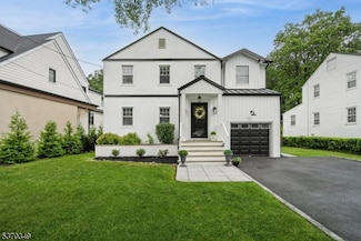 52 Collinwood Ave, Livingston, NJ 07039