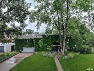 102 W Crestwood Dr, Peoria, IL 61614