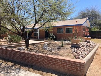 4926 E Scarlett St, Tucson, AZ 85711