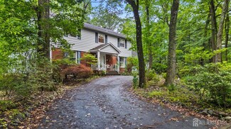 910 Curtis Place, North Brunswick, NJ 08902