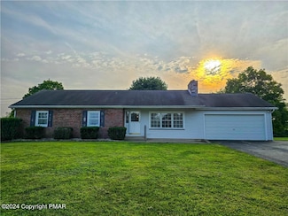 1516 Fawn Valley Dr, Brodheadsville, PA 18322