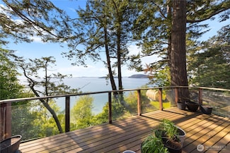 12724 Marine Dr, Anacortes, WA 98221