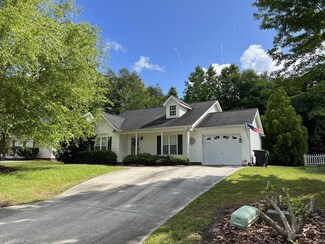 3924 Hickswood Forest Ct, High Point, NC 27265
