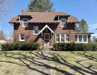 407 Highland Park Ave, Clinton, WI 53525