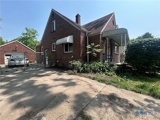3030 Colby Dr, Toledo, OH 43614