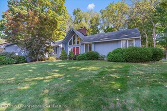 1618 Willow Woods Ln, Lansing, MI 48917