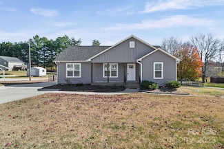 105 Hillside Dr, Thomasville, NC 27360