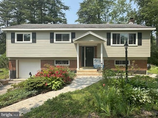 221 Pine Blvd, Orwigsburg, PA 17961