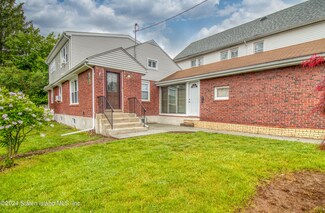 84 Catherine St, Staten Island, NY 10302