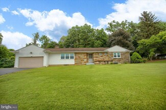 112 S Ridge Rd, Boiling Springs, PA 17007