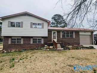 3542 Vistamont Cir S, Gadsden, AL 35907