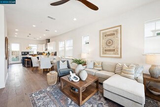 49 Riverbend Ln, Petaluma, CA 94952