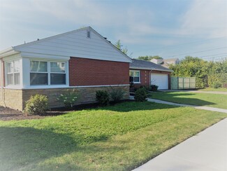3505 W North Shore Ave, Lincolnwood, IL 60712