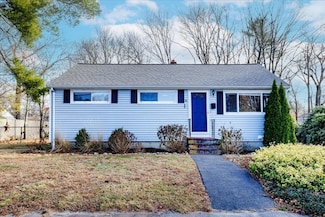 31 Revere St, Holbrook, MA 02343