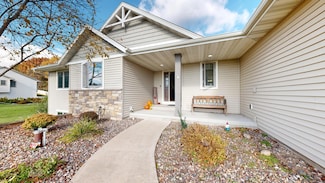 W7954 Country Ave, Holmen, WI 54636